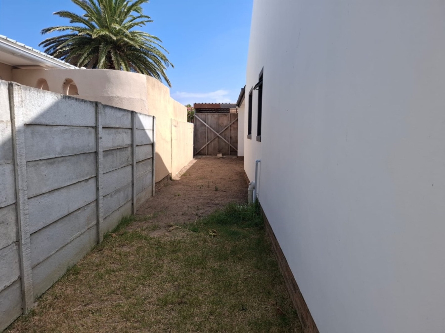 To Let 3 Bedroom Property for Rent in Gordons Bay Central Western Cape